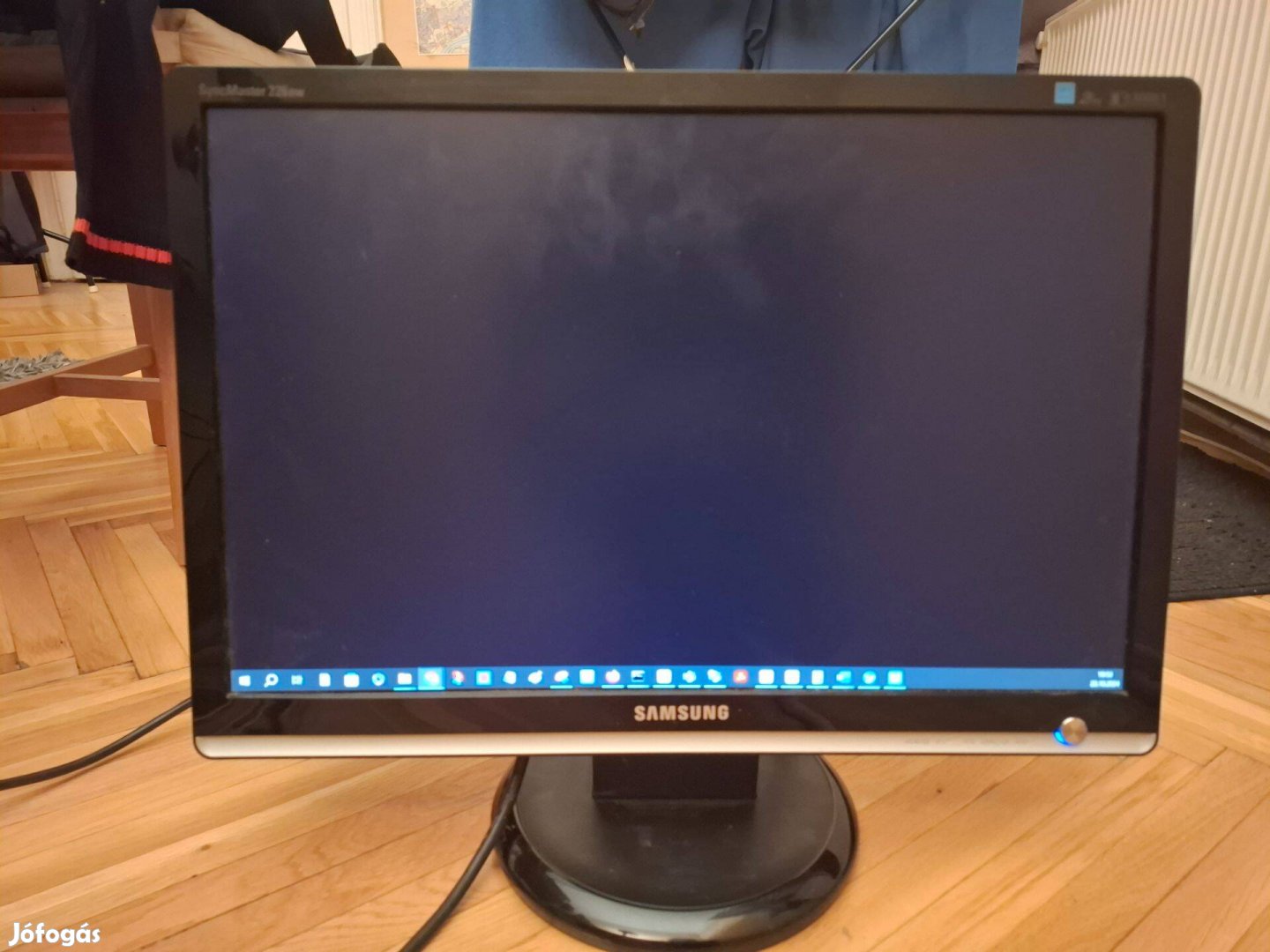 Samsung 22 colos monitor jó áron tábkábellel