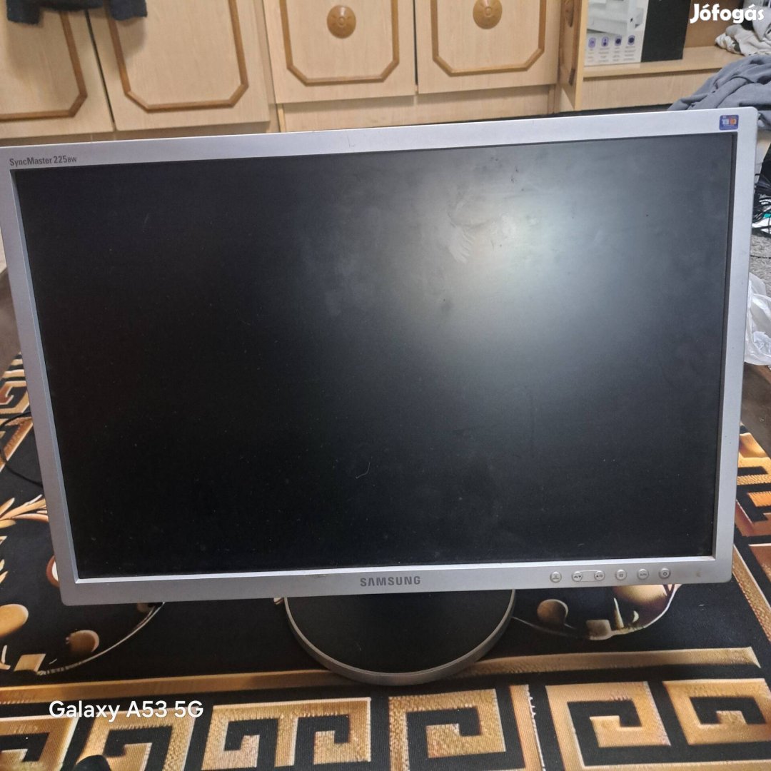 Samsung 24 colos monitor