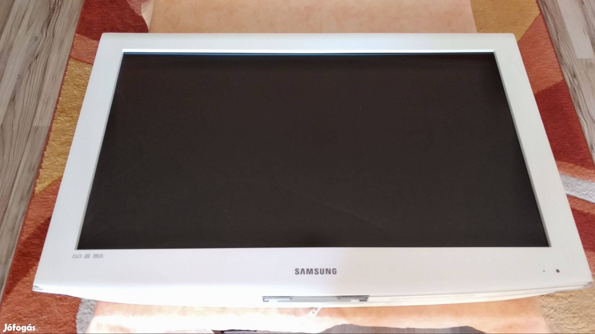 Samsung 32" 82 cm, jó CCFL háttérvilágítás, jó T-Con, jó inverter