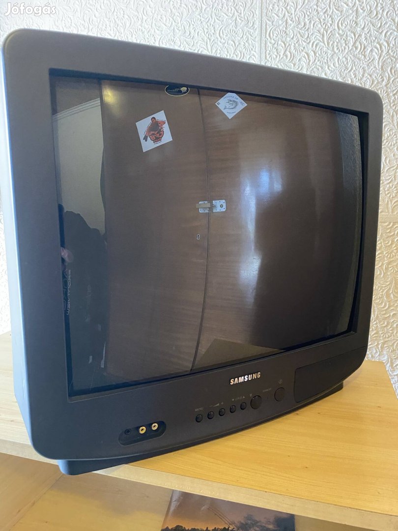 Samsung 51 cm tv eladó+ajándék tv szekrény!