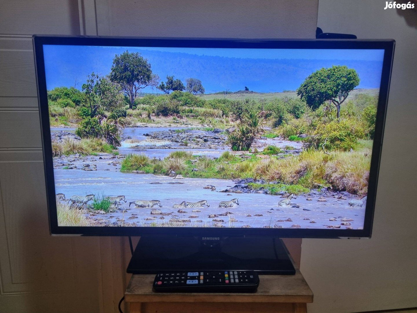 Samsung 81 cm-es LED televízió gyönyörű képminőséggel