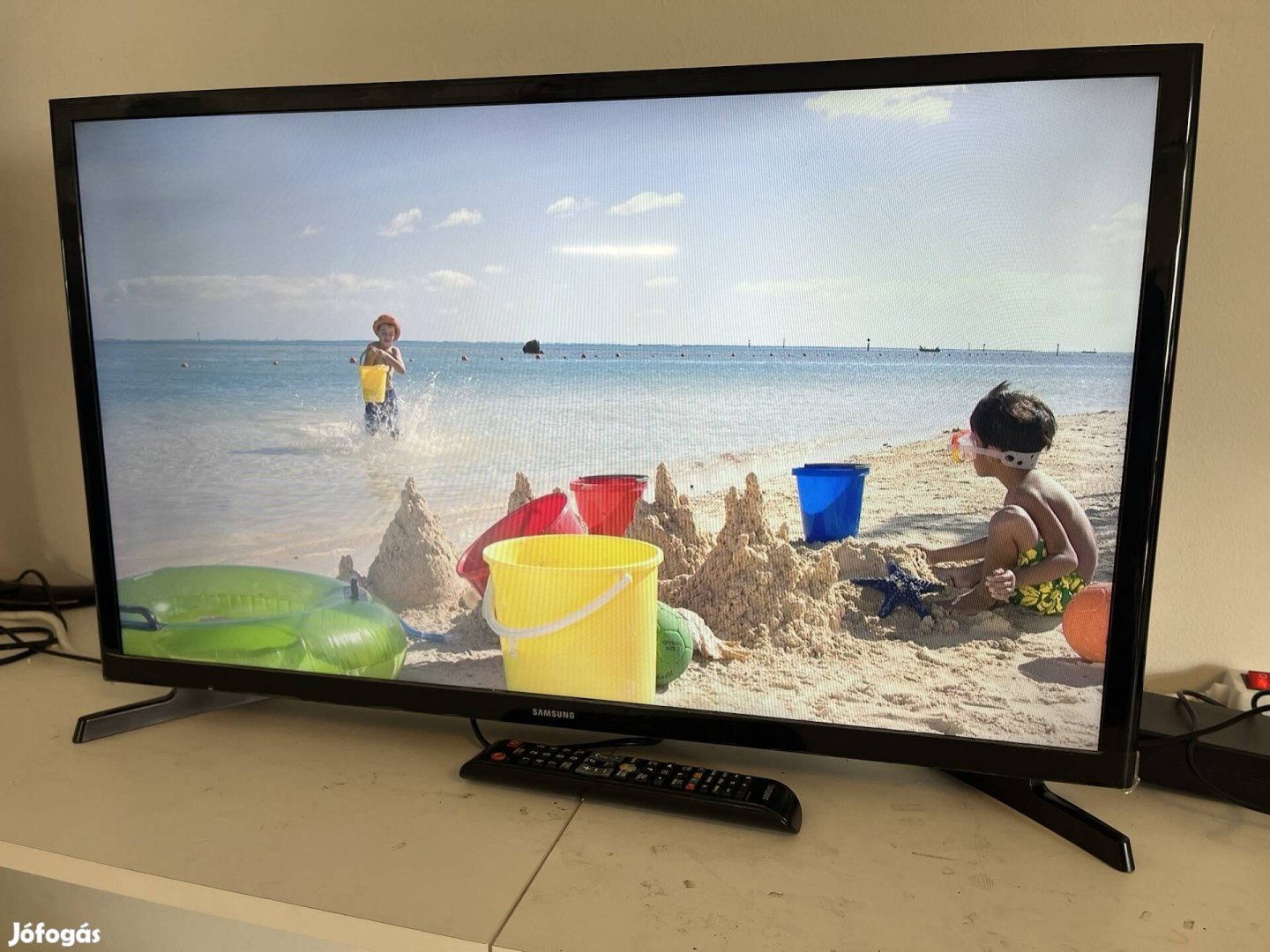 Samsung 82 cm LED tv ( nem smart)