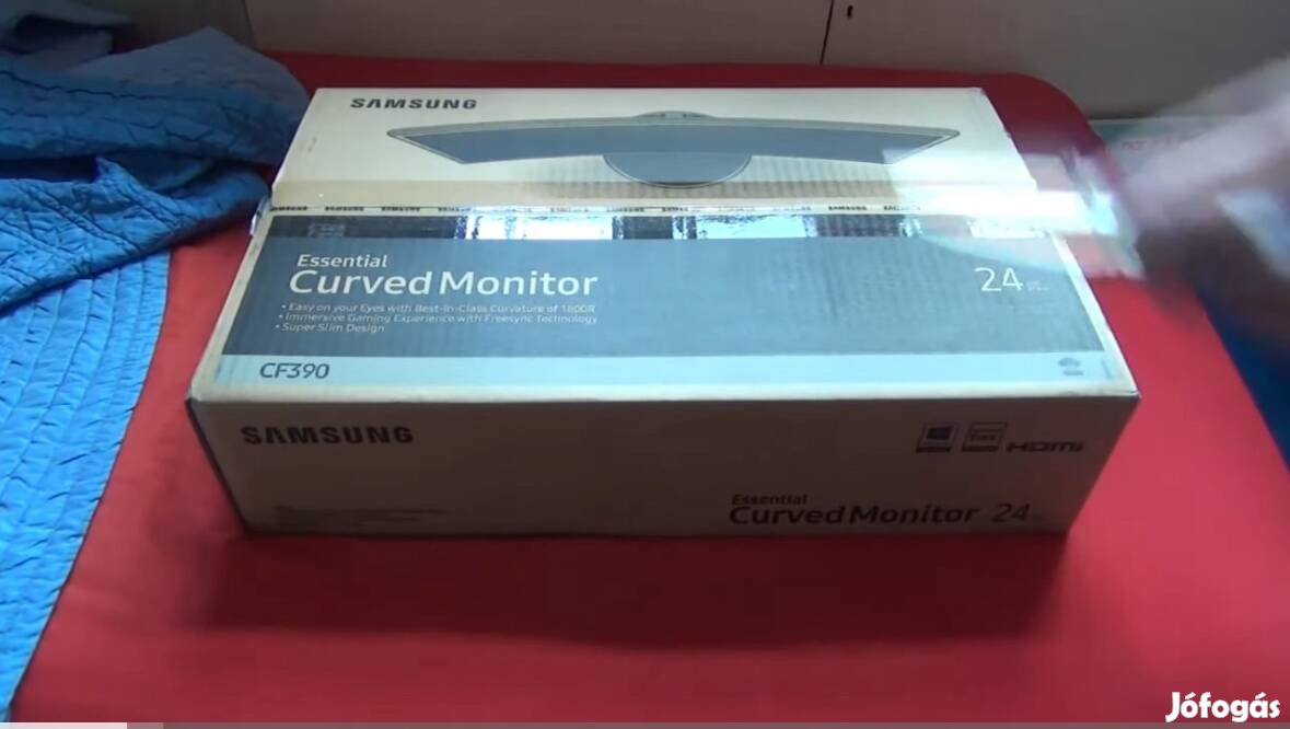 Samsung C24F390FHR Ívelt LED Monitor