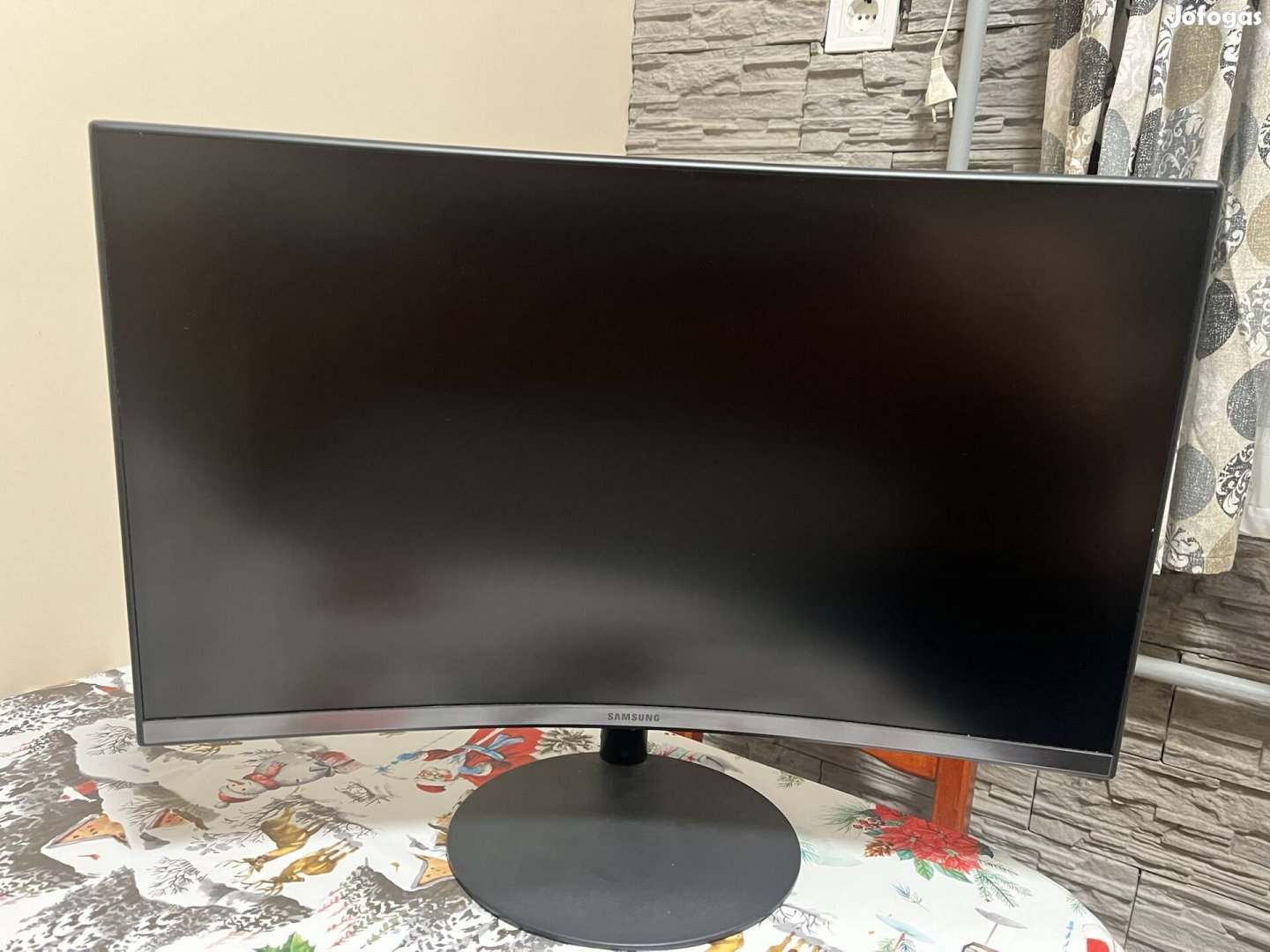 Samsung C24T550FDR Monitor.