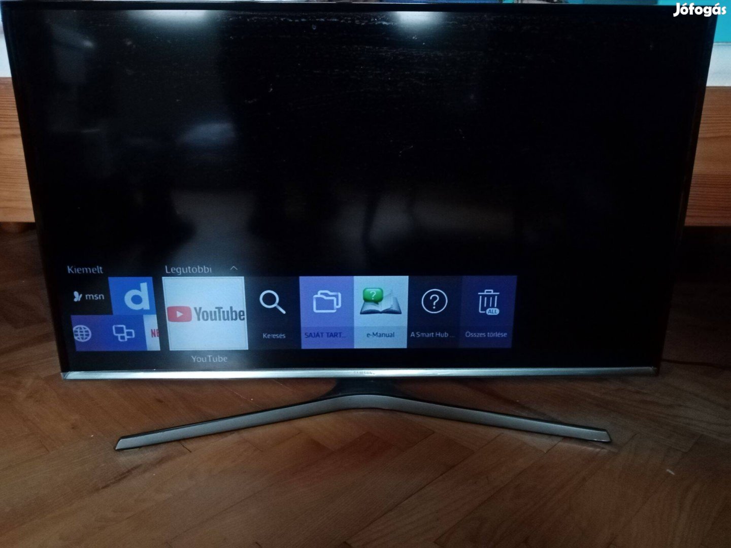 Samsung Full HD Smart LED TV 82cm