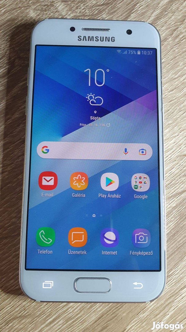 Samsung Galaxy A3 A320f világoskék, újszerű 2/16GB