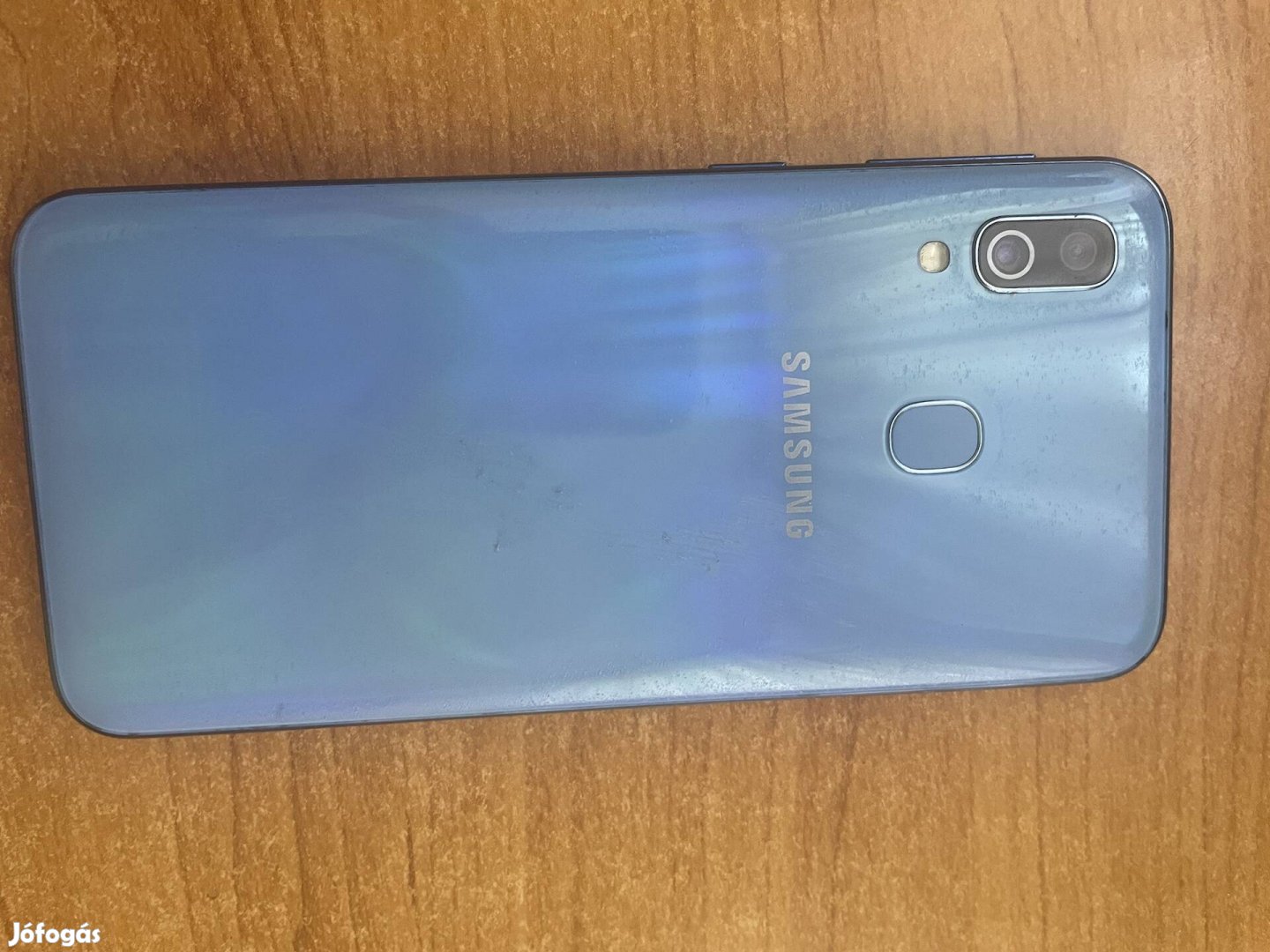 Samsung Galaxy A40 okostelefon