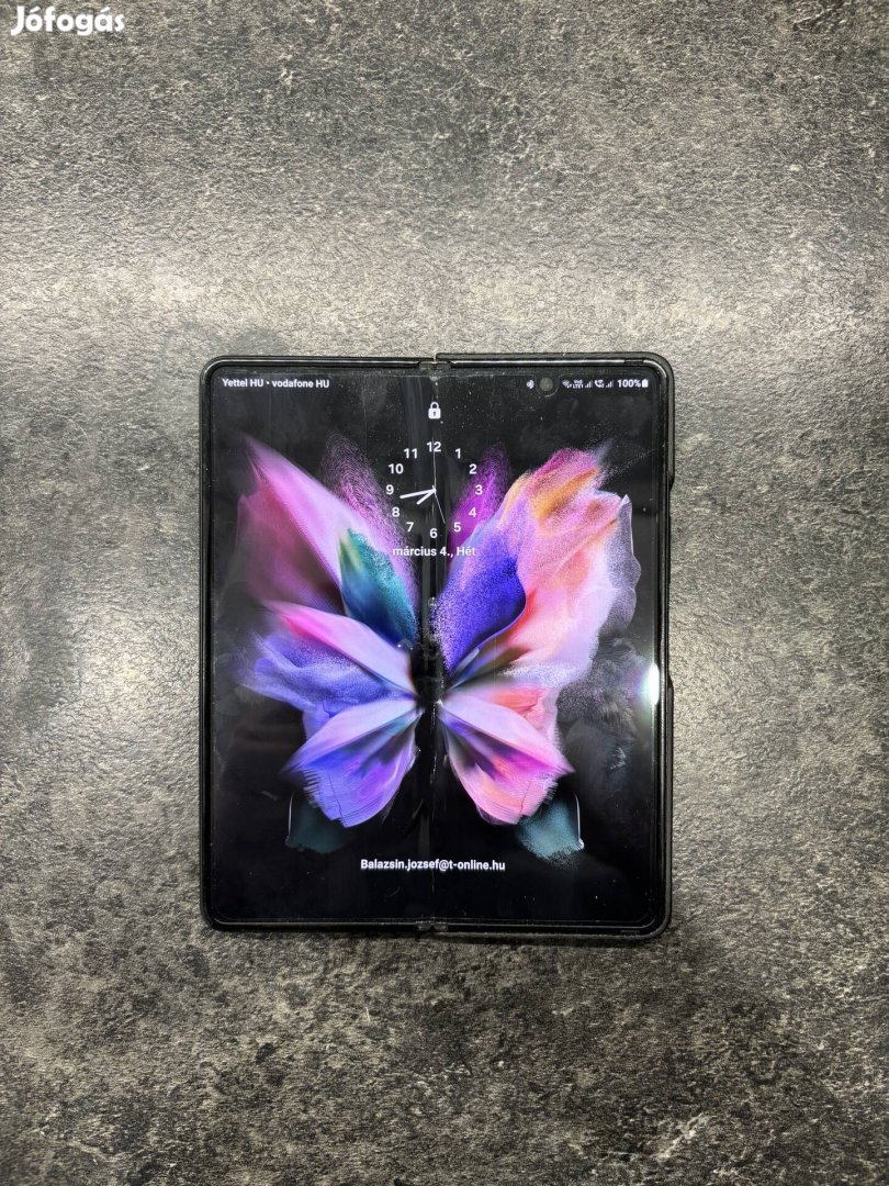 Samsung Galaxy Fold 3 telefon és Galaxy watch 3