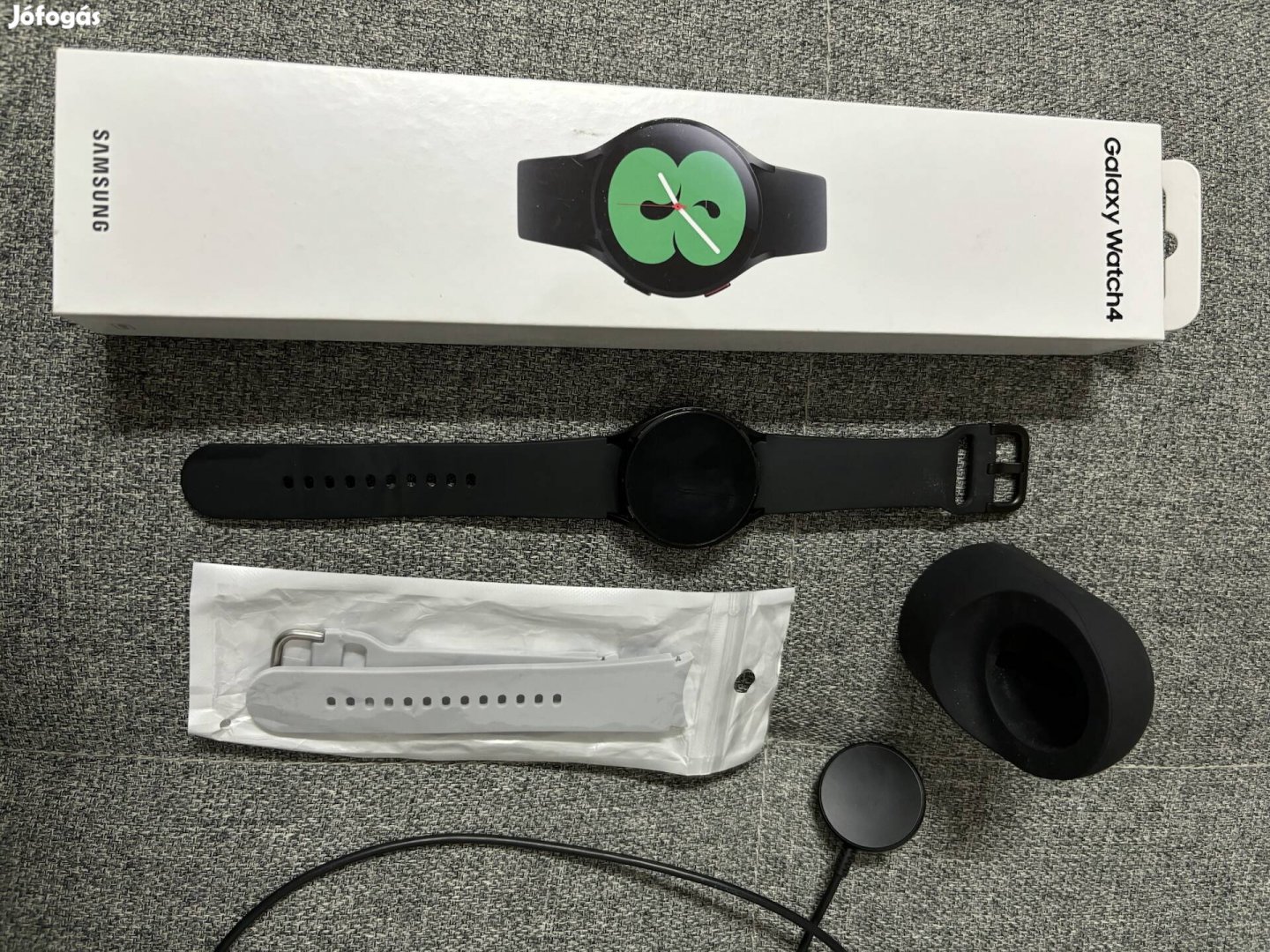 Samsung Galaxy Watch 4 (E-sim nelkul)