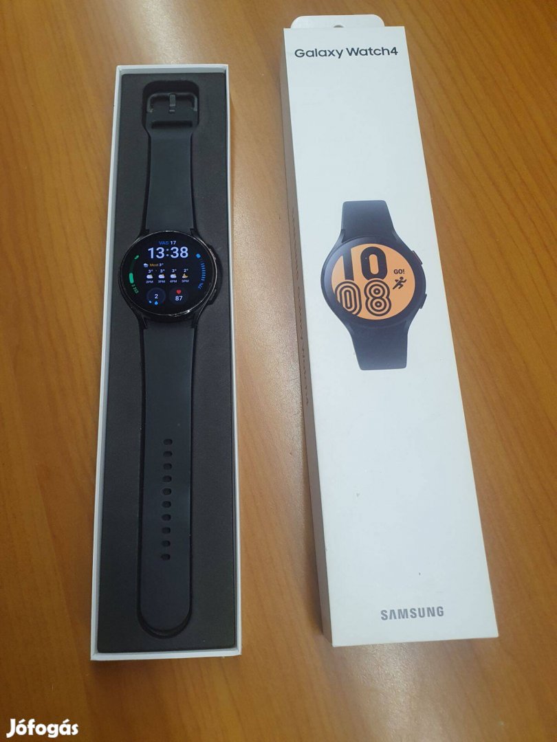 Samsung Galaxy Watch 4 - dobozában