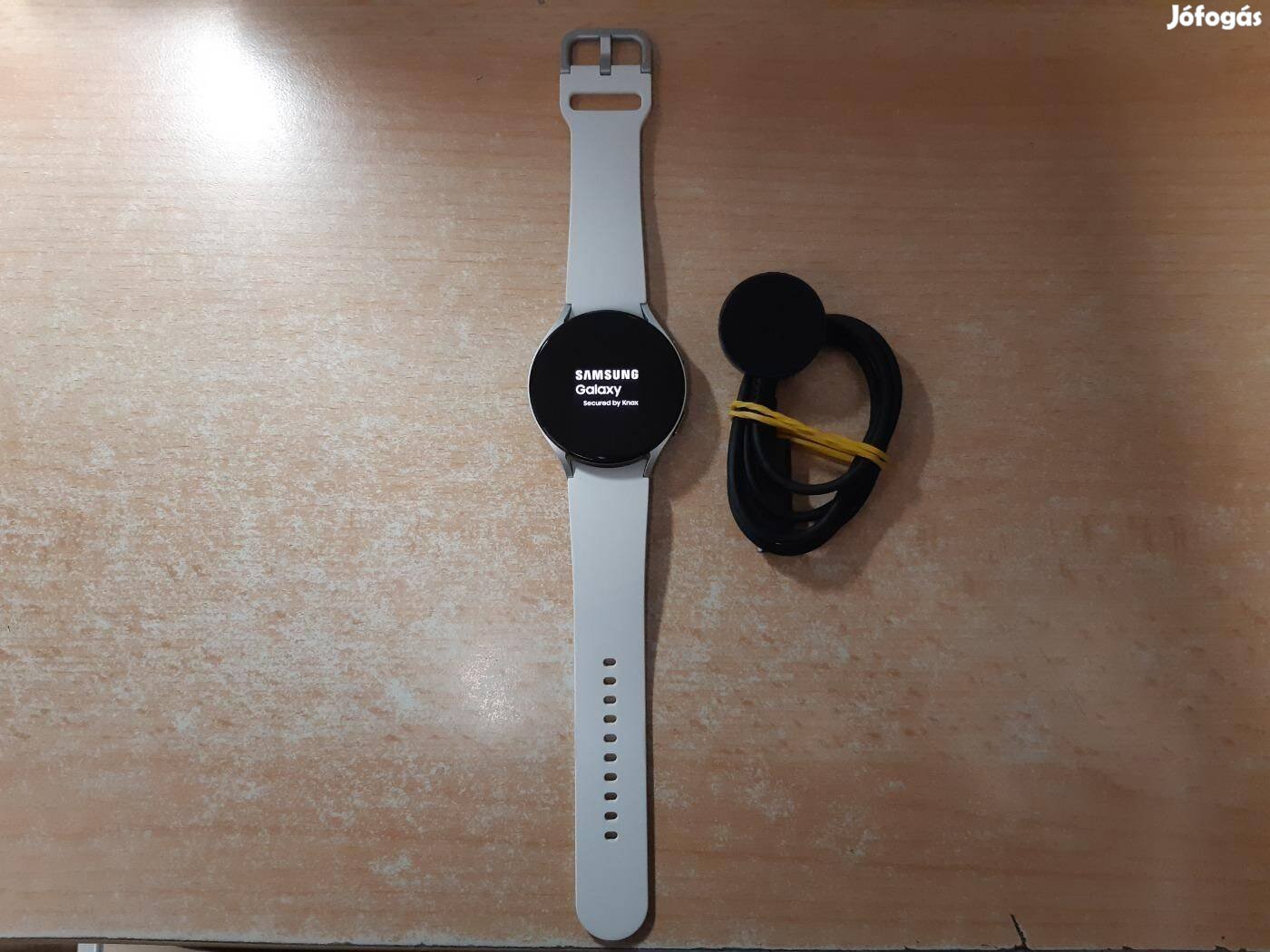 Samsung Galaxy Watch 5 44mm R910 Újszerű Ezüst Okosóra Garis !