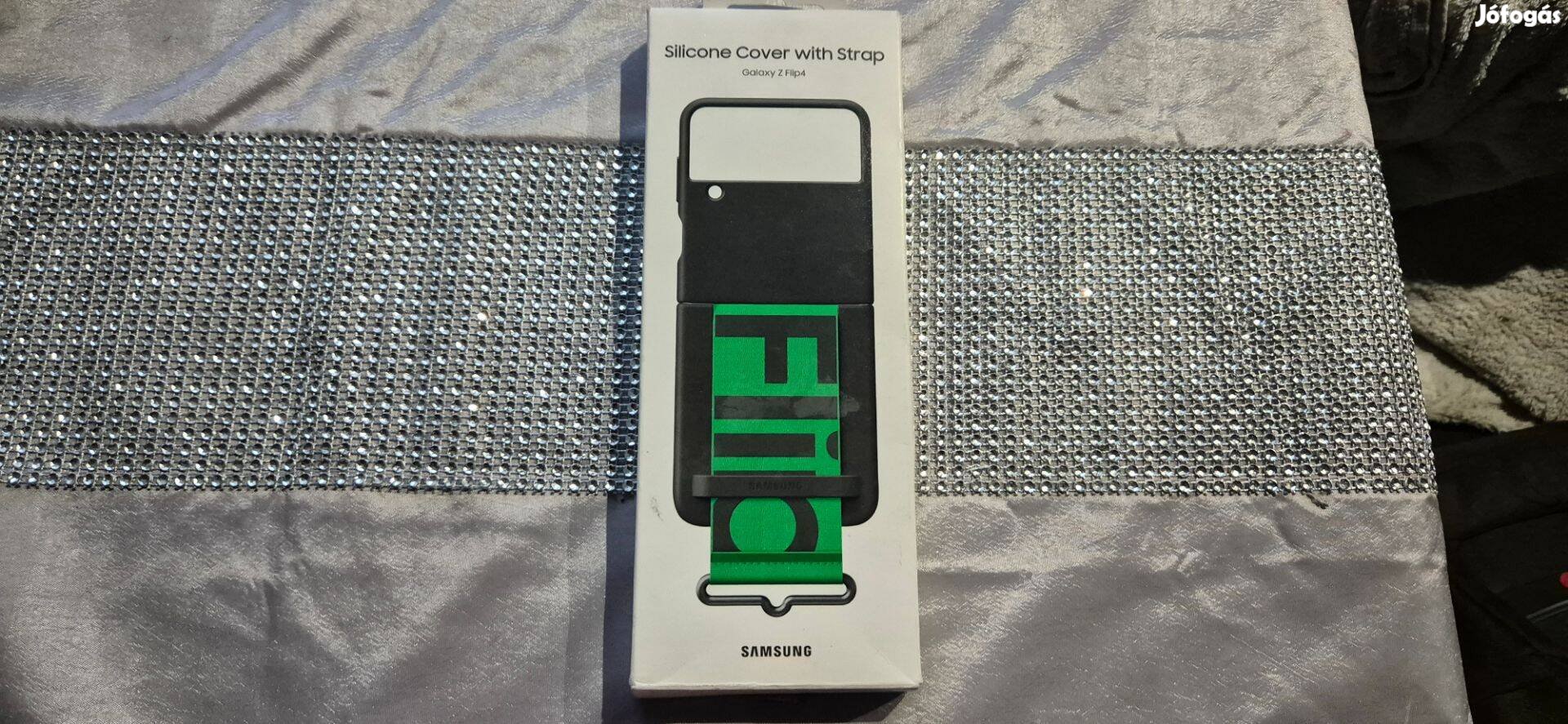 Samsung Galaxy Z Flip4 Silicone Cover With Strap Új Tok !