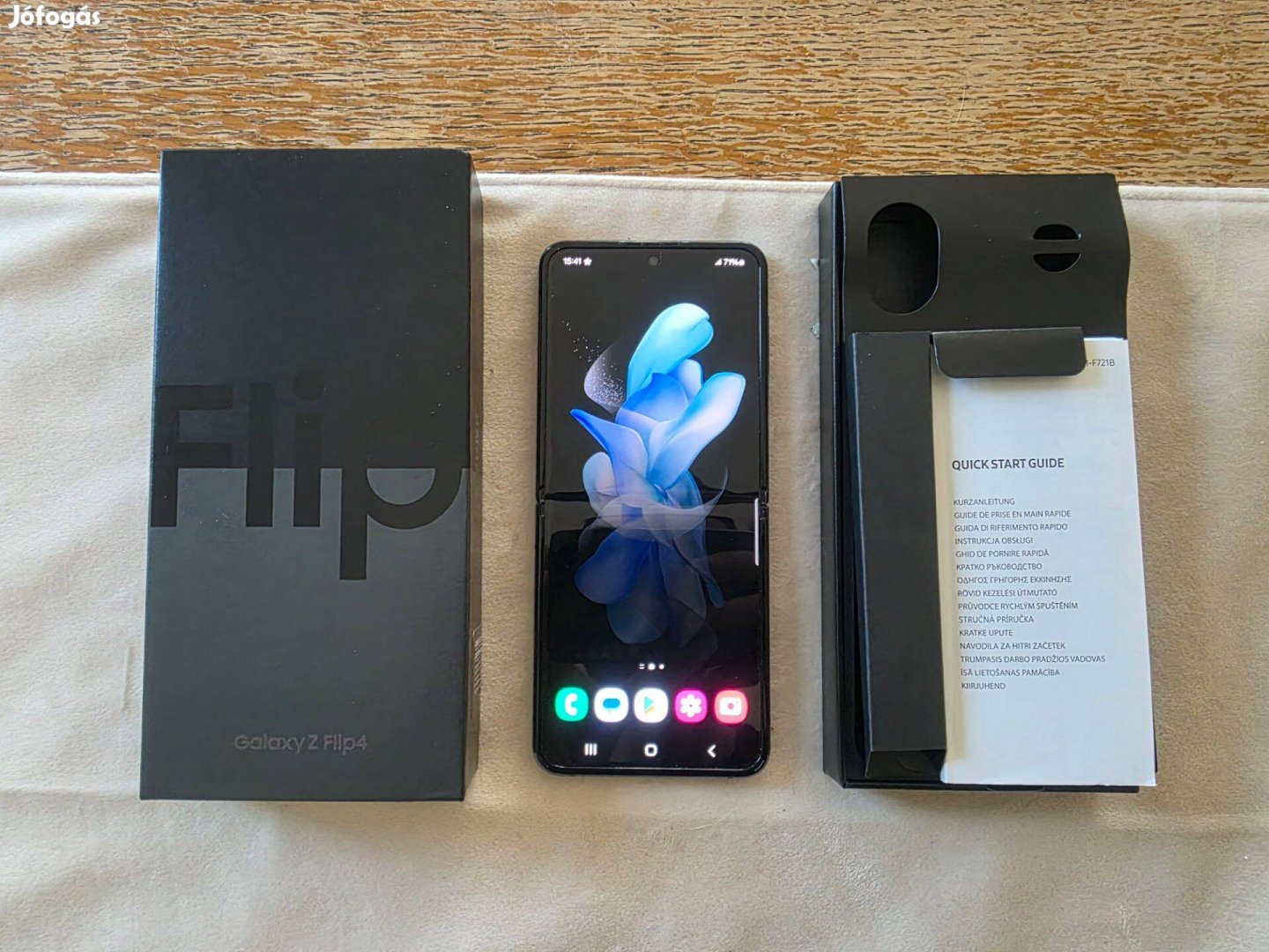 Samsung Galaxy Z Flip 4 128Gb - Friss képernyő/Akksi