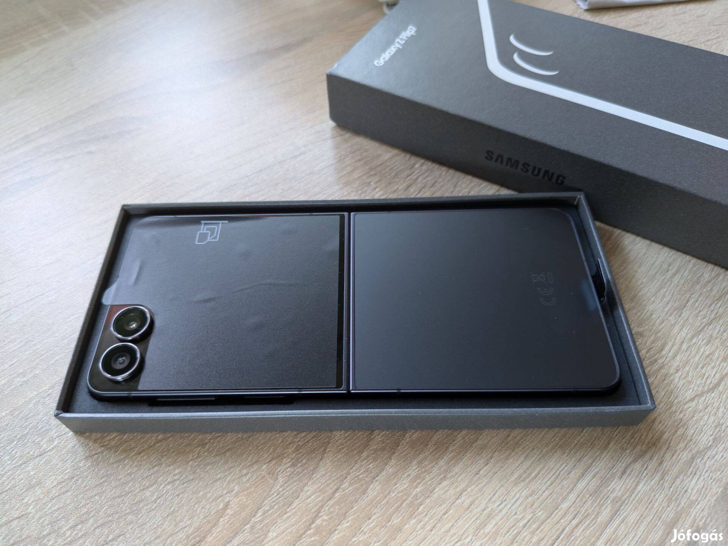 Samsung Galaxy Z Flip 7 Black - Vadiúj, 0 perces, Bontatlan