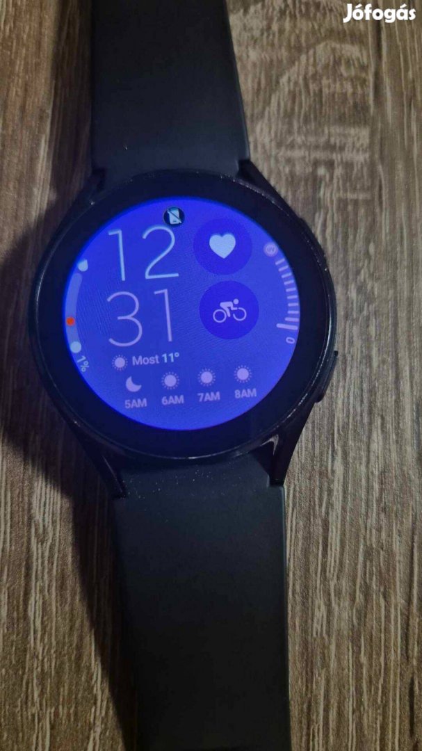 Samsung Galaxy watch 4 SM-R860 40mm + gyári jó állapotú gyorstöltő