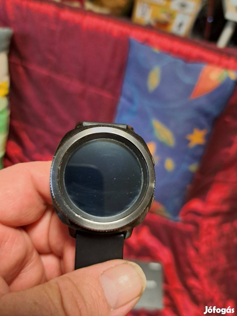 Samsung Gear Sport okosóra eladó
