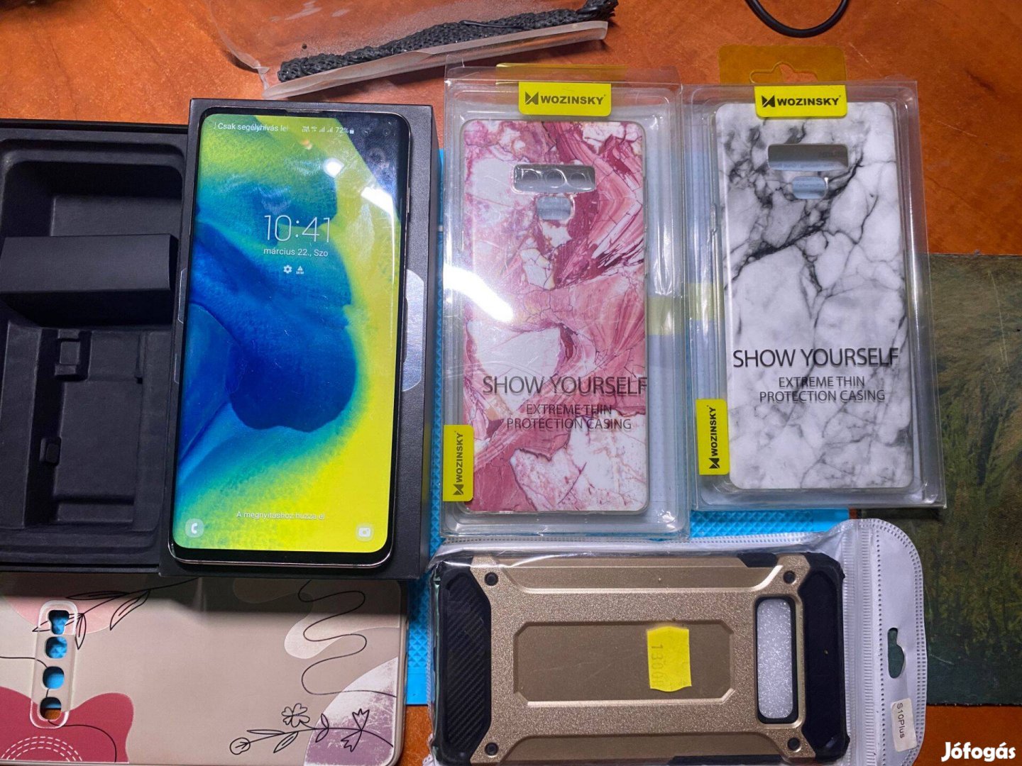 Samsung S10 plus - DUAL SIM - Doboz,Töltő,Tokok,Jó AKKU 128 / 8 GB