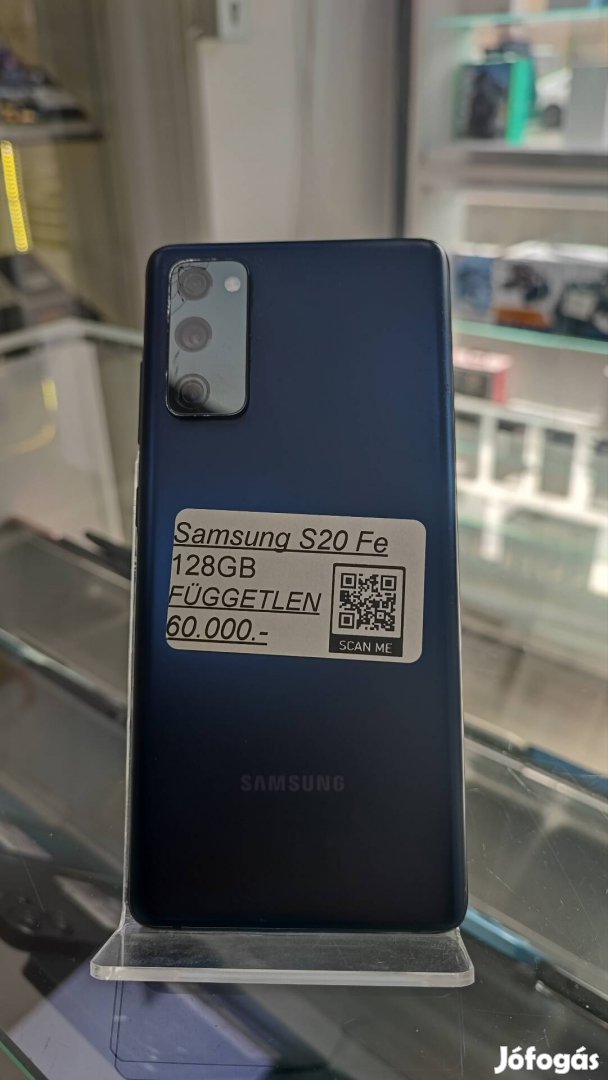 Samsung S20 FE  , 128GB Kártyafüggetlen apróbb repedés 
