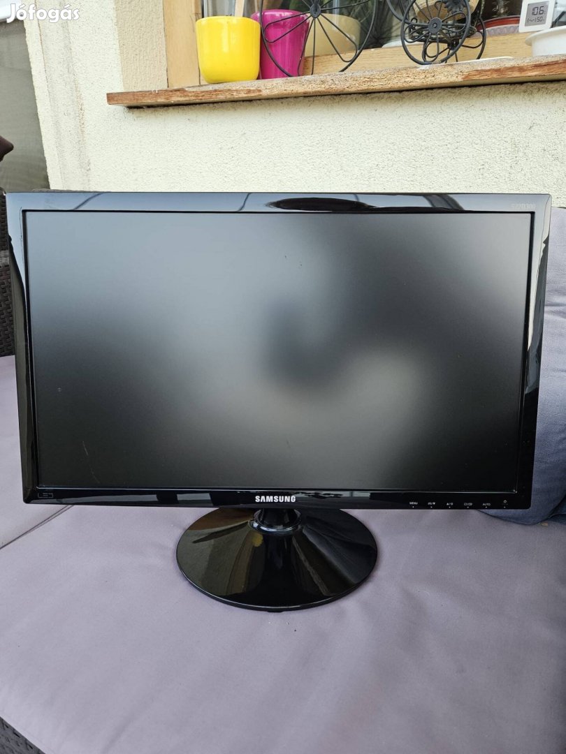 Samsung S22D300HY 21,5 collos full HD monitor