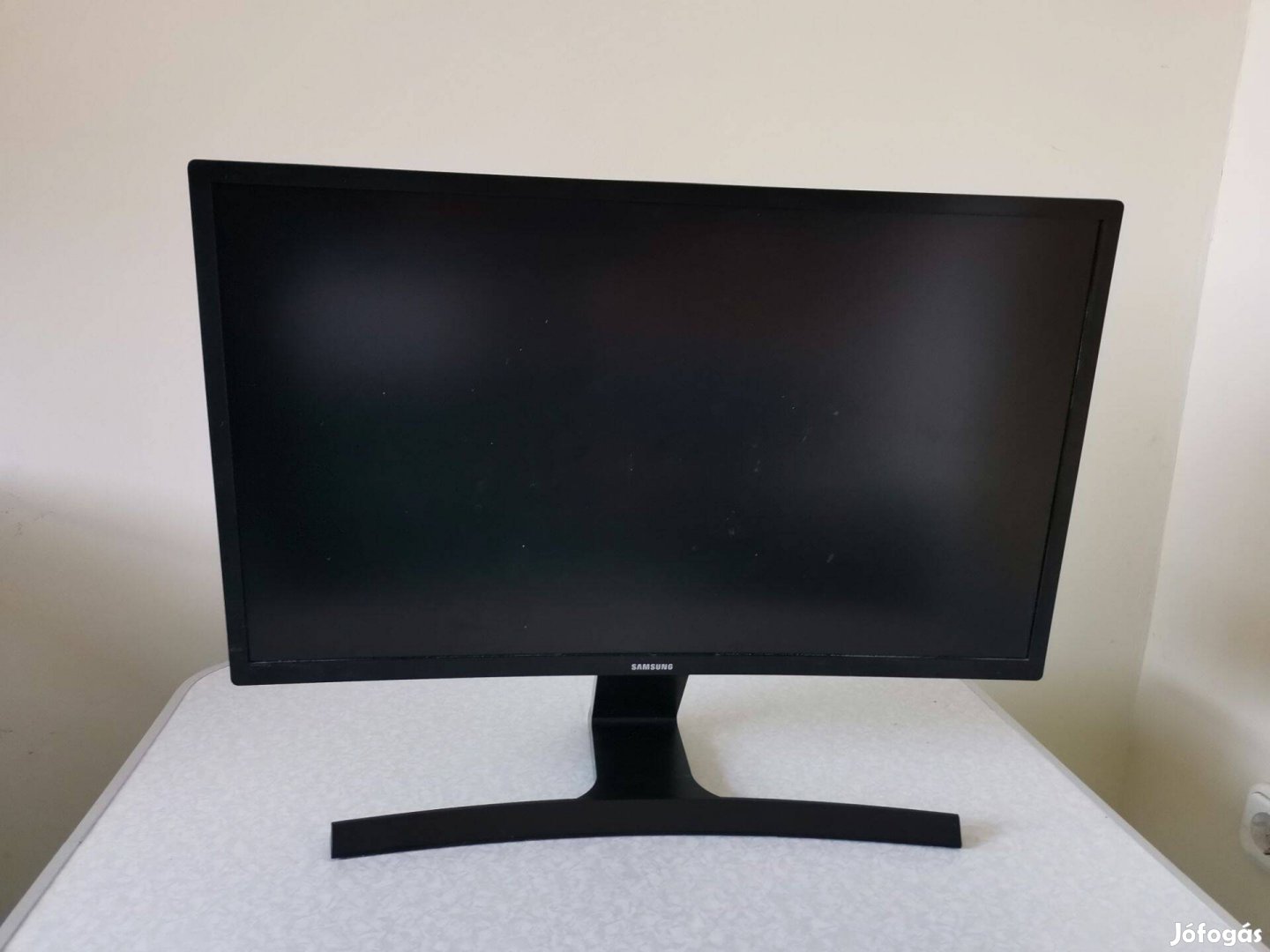 Samsung S24E510C ívelt monitor