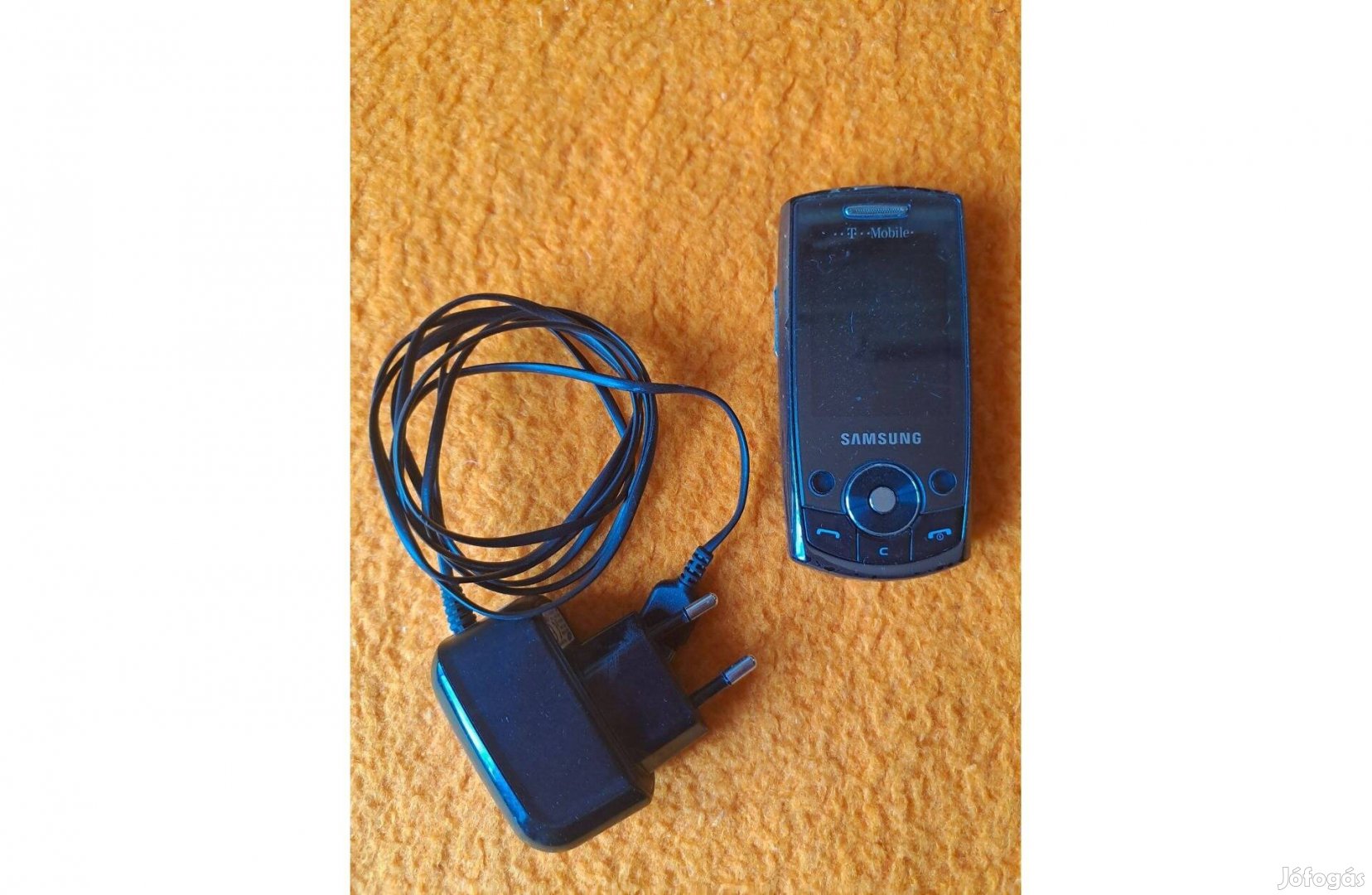 Samsung Sgh-J700 mobiltelefon + ETA3S30EBE töltő