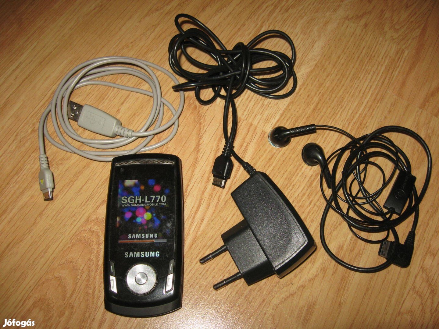 Samsung Sgh-L770 L770 + headset + adatkábel Retro Mobiltelefon +töltő