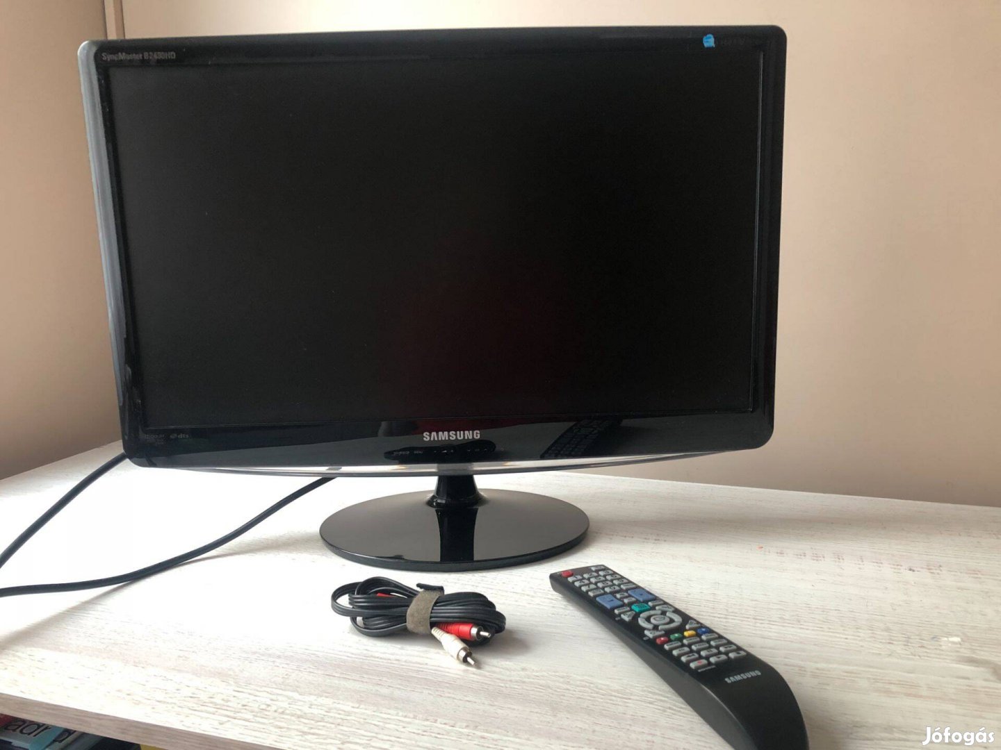 Samsung Syncmaster B2430HD 24 collos LCD monitor + TV tuner!