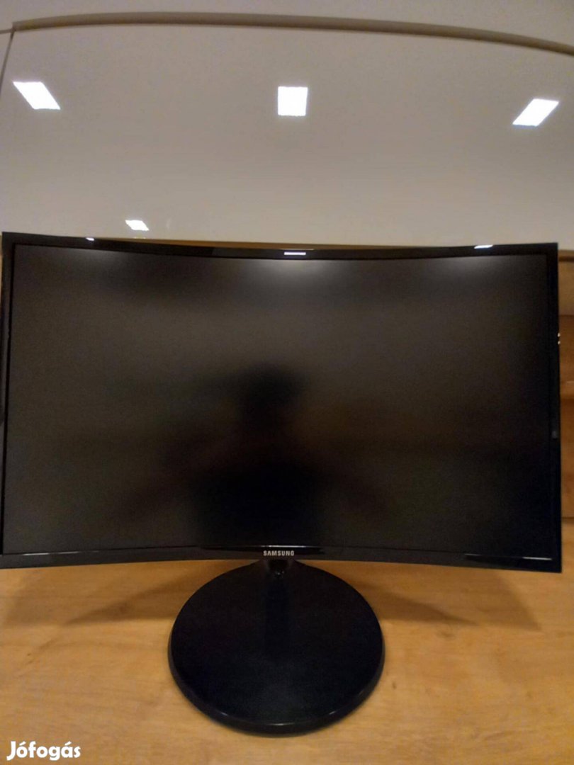 Samsung ívelt 27" monitor