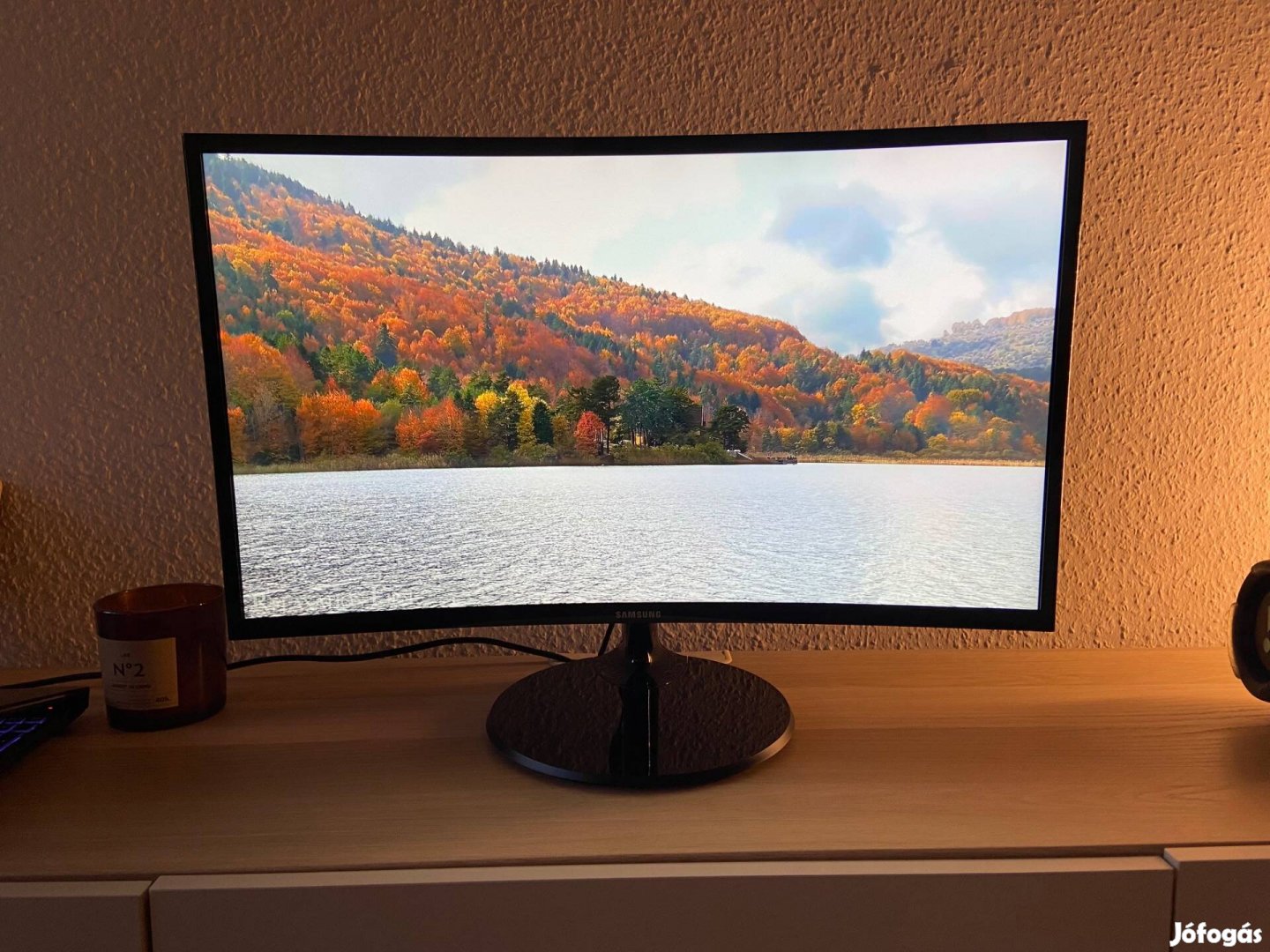 Samsung ívelt monitor