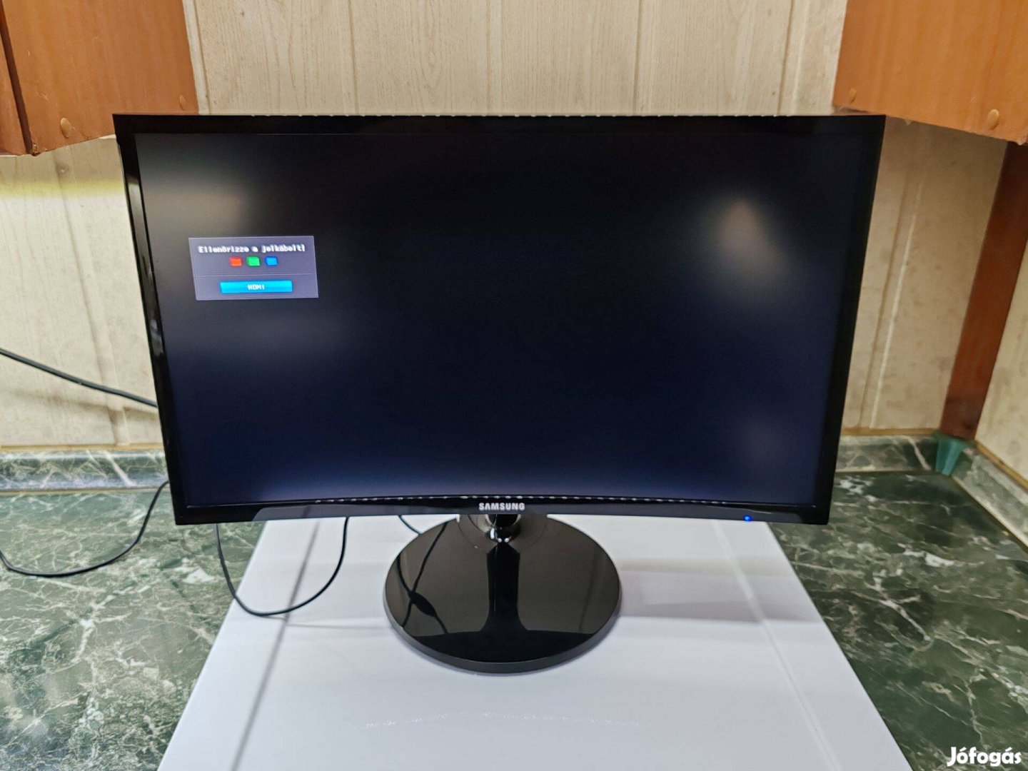 Samsung ívelt monitor