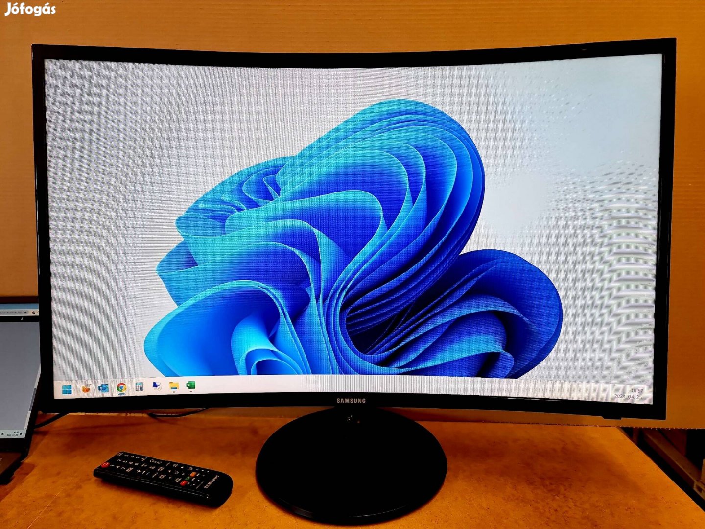 Samsung ívelt tv monitor