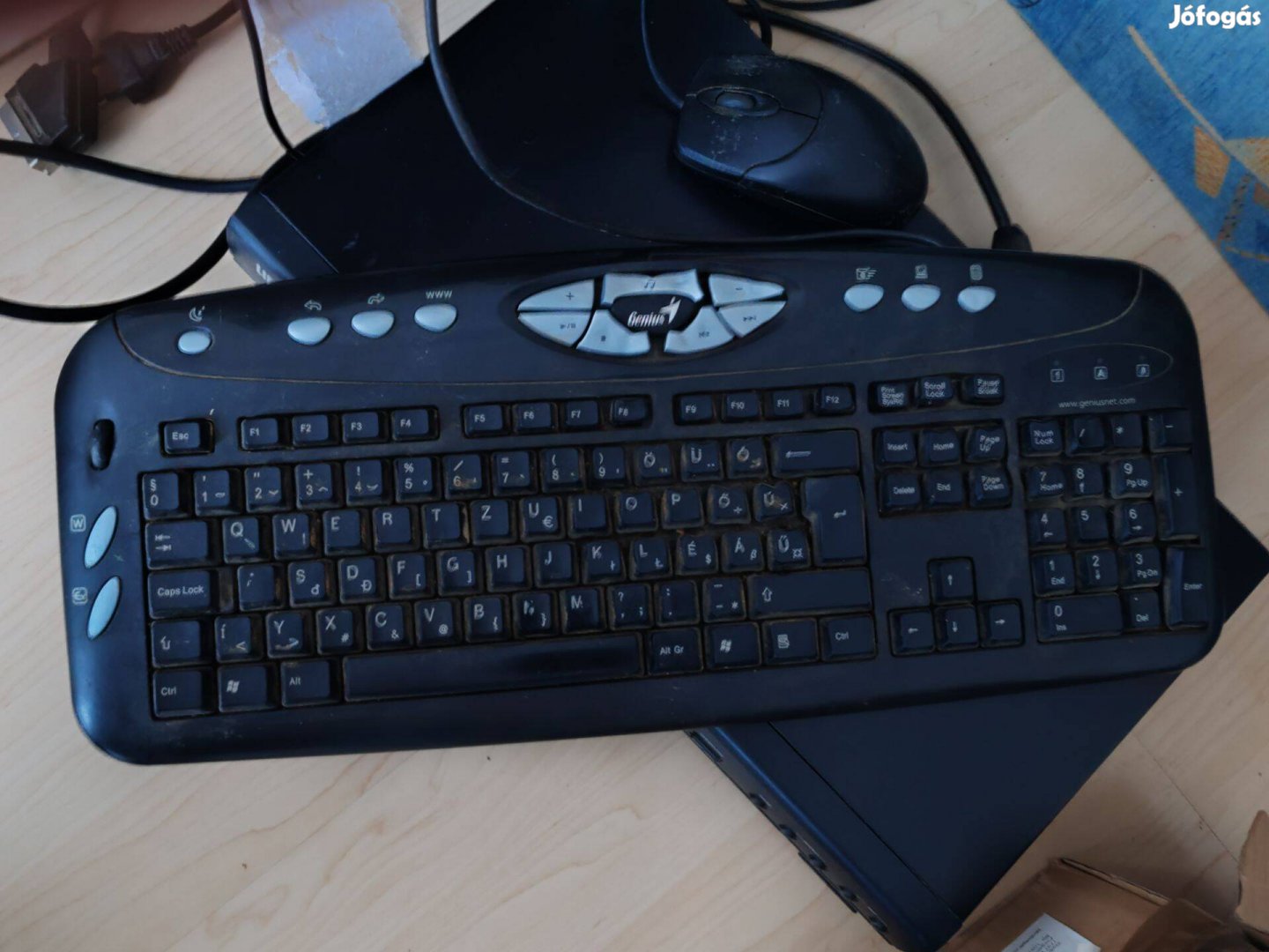 Samsung monitor billentyuzettel es egerrel,gephaz