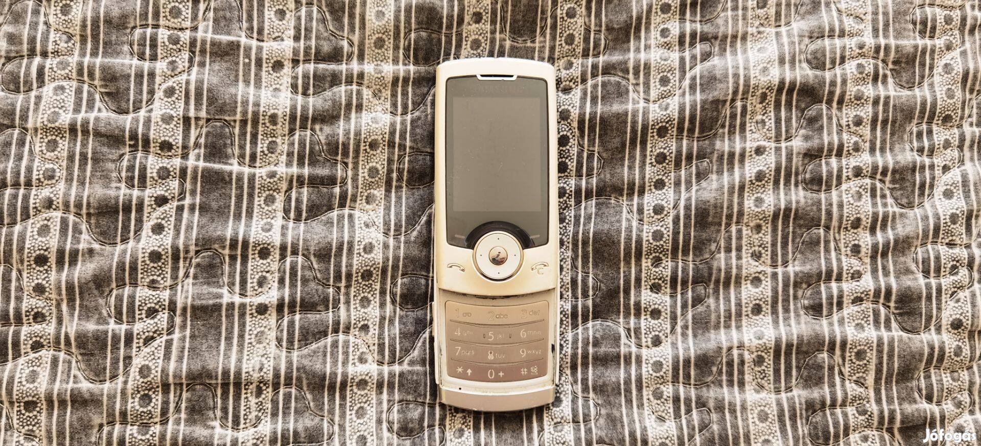 Samsung sgh-u600 mobiltelefon hagyományos nyomógombos telefon