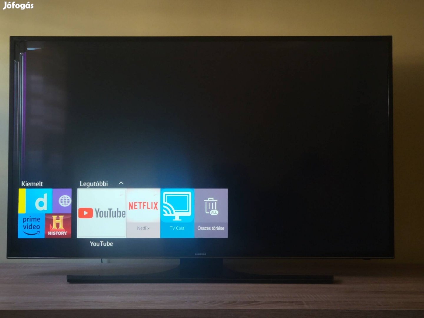 Samsung smart tv törött, de használható.