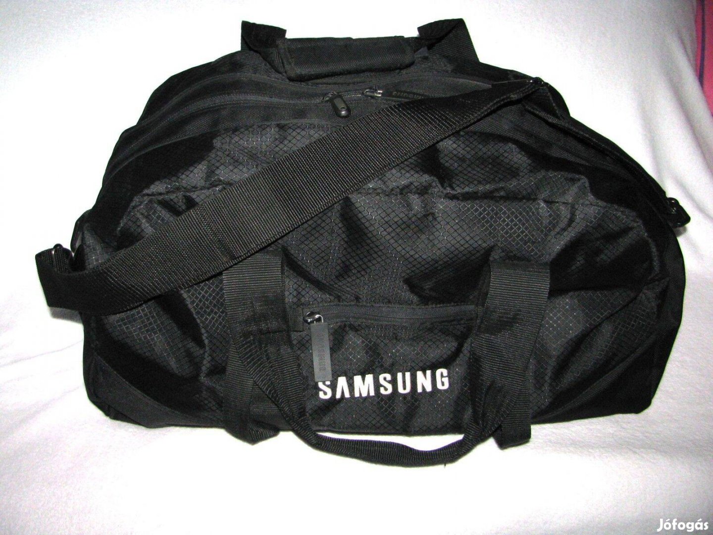 Samsung sporttáska, utazótáska vadonatúj 57x25x35, vízálló modern