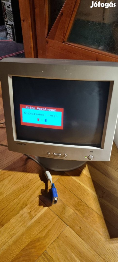 Samtron 15" crt monitor 