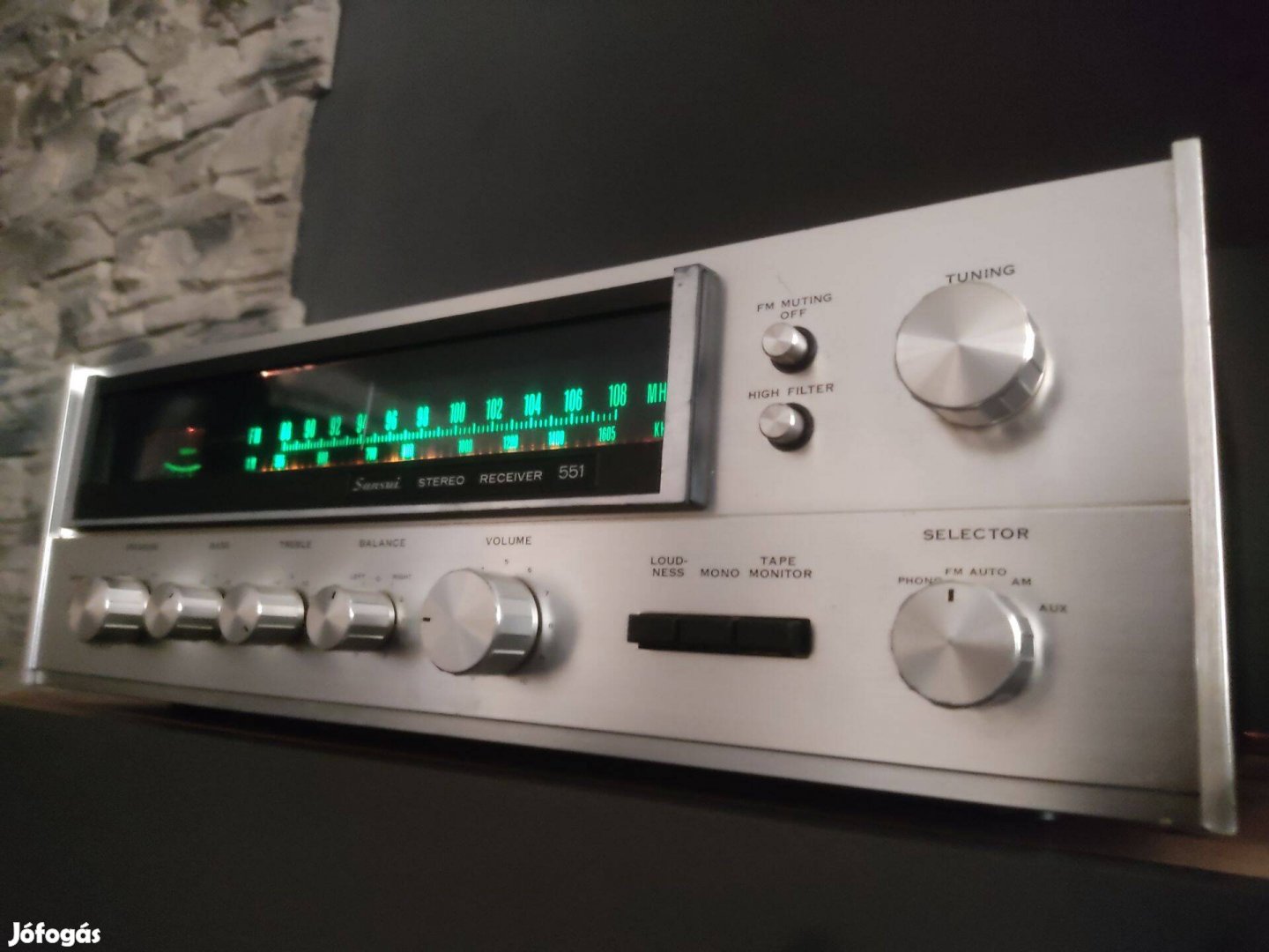 Sansui 551 erősítő