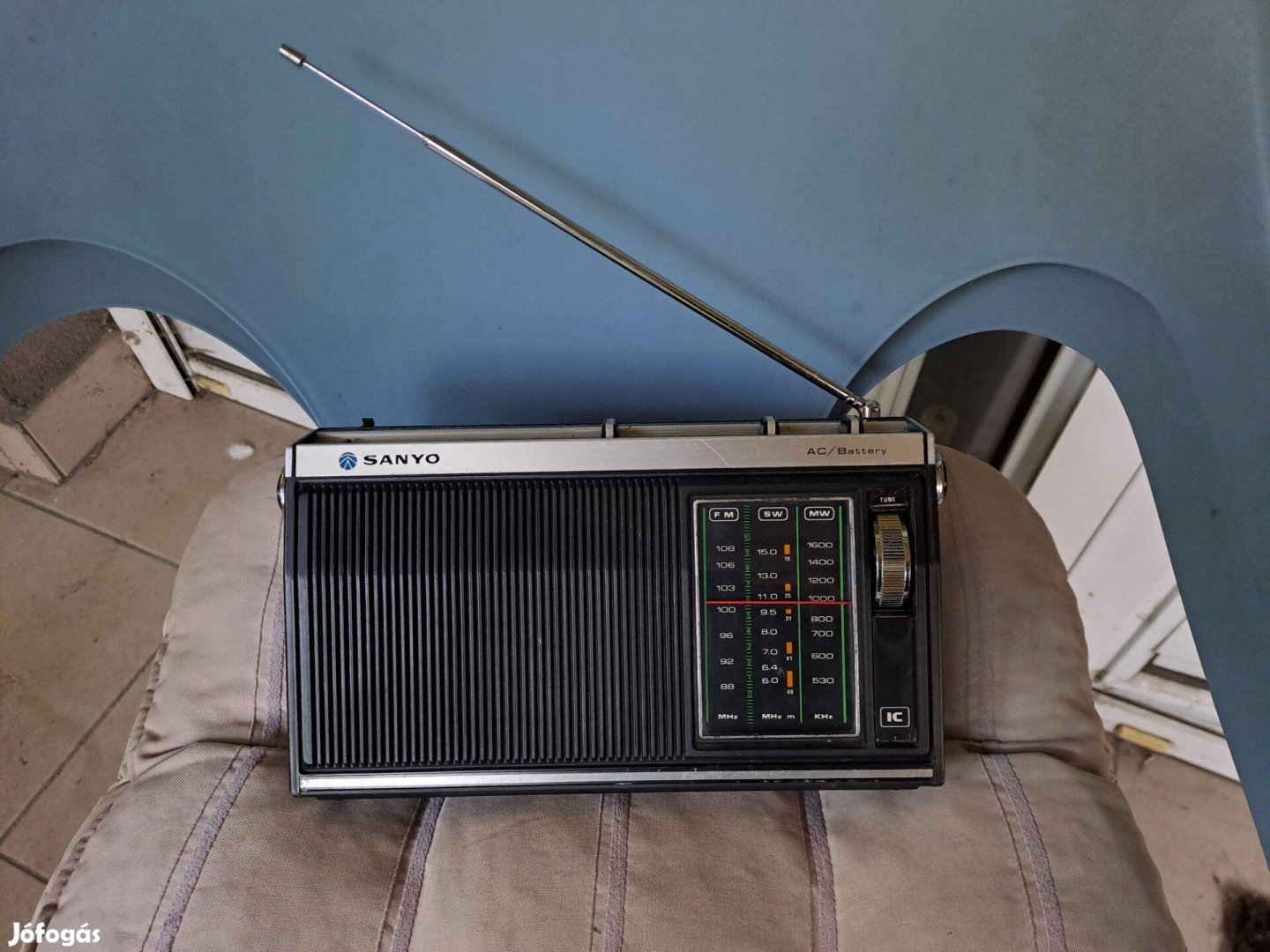 Sanyo RP-7411 kis táskarádió, teljesen működőképesen