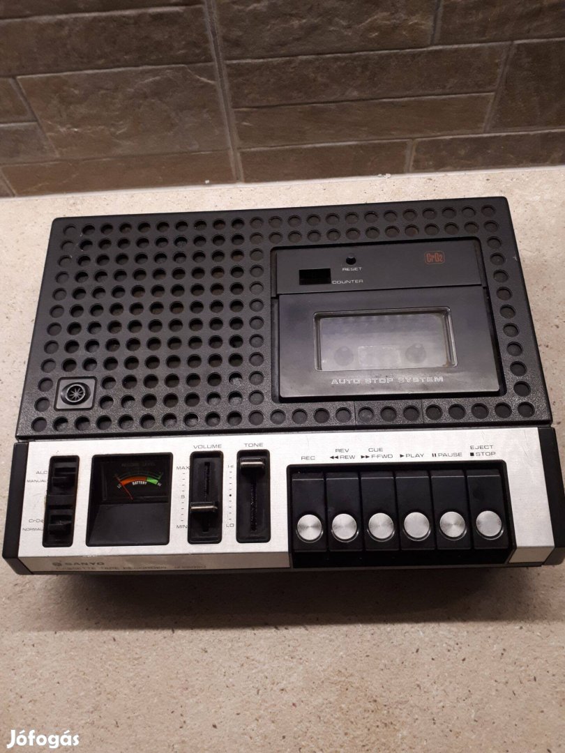 Sanyo retró kazettás magnó eladó