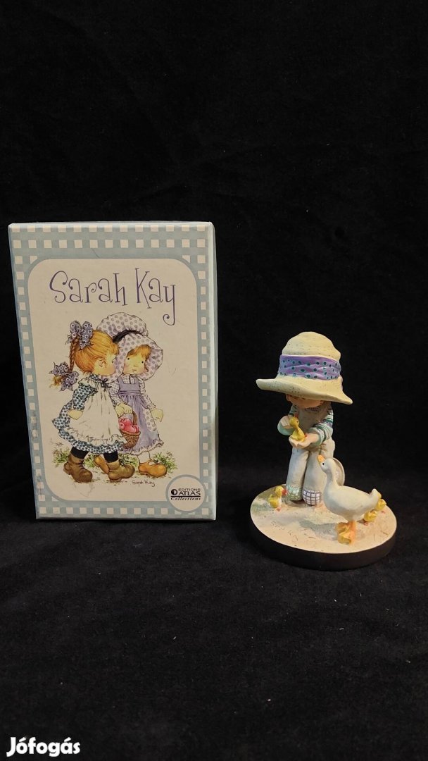 Sarah Key kerámai szobor