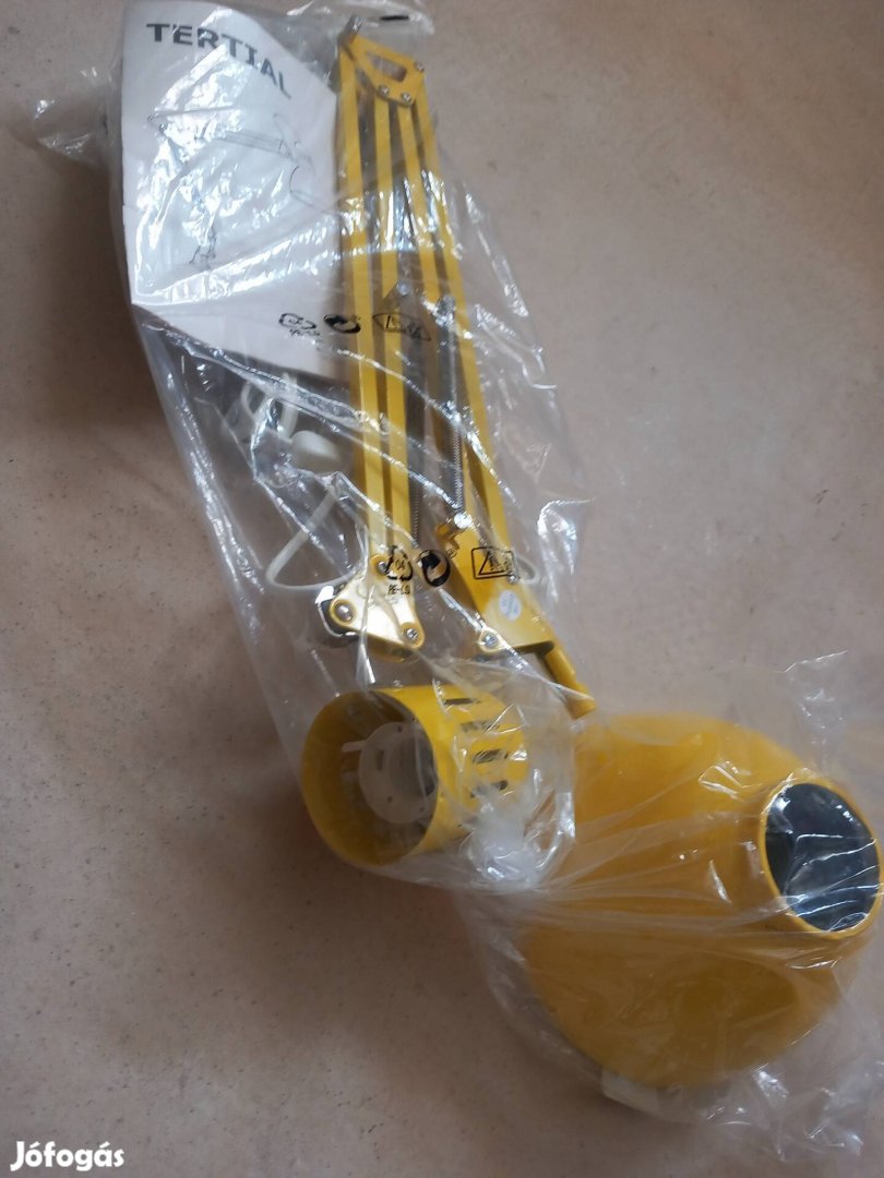 Sárga Ikea asztali lámpa.