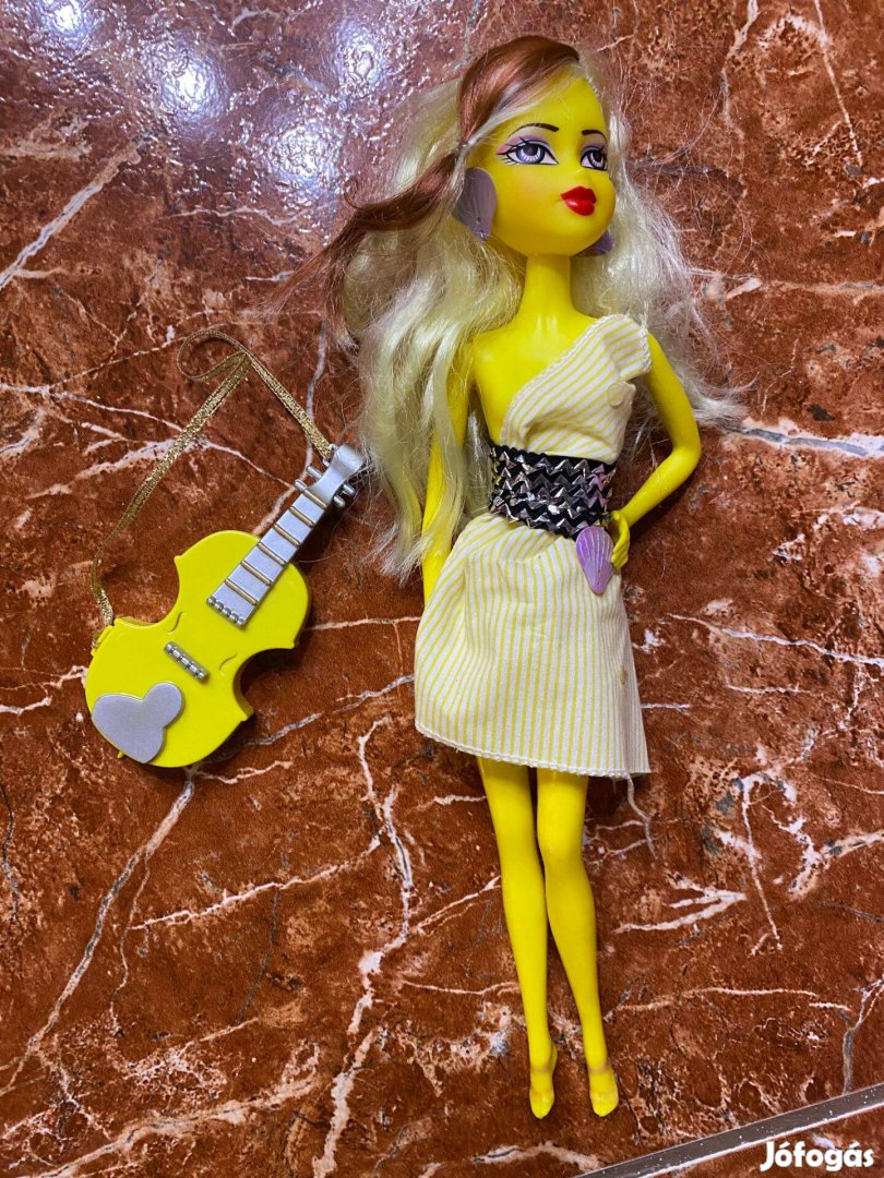 Sárga játékbaba gitárral szép állapotban