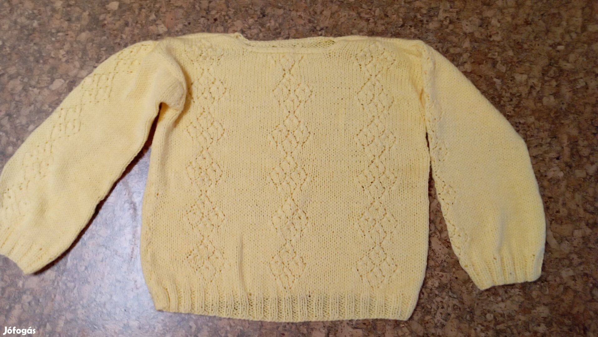 Sárga kötött pulcsi kb. 128-as, 5-6 évesre eladó!