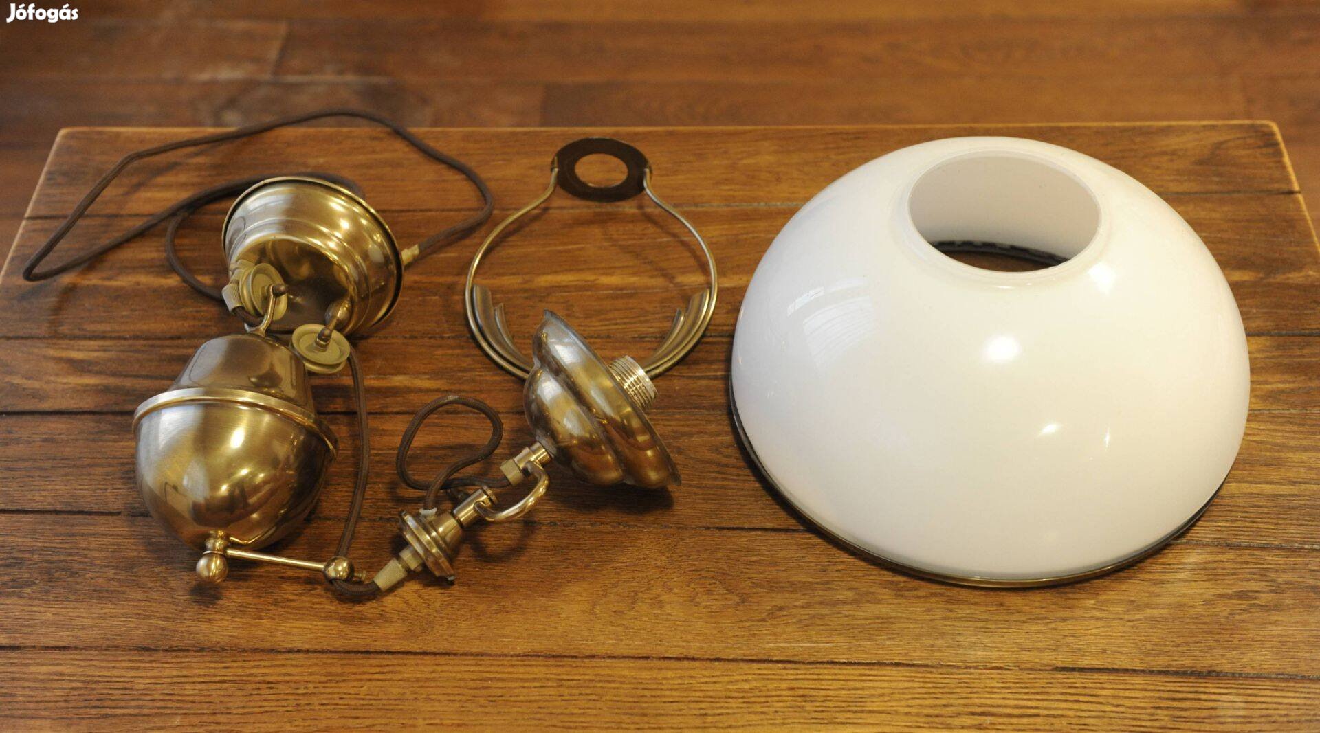 Sárgaréz húzó, húzó csillár fehér árnyékolóval