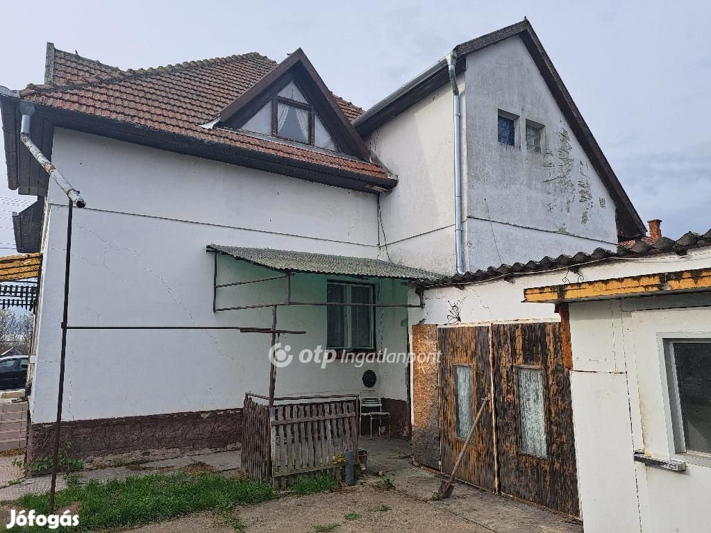 Sarkadi eladó 176 nm-es ház