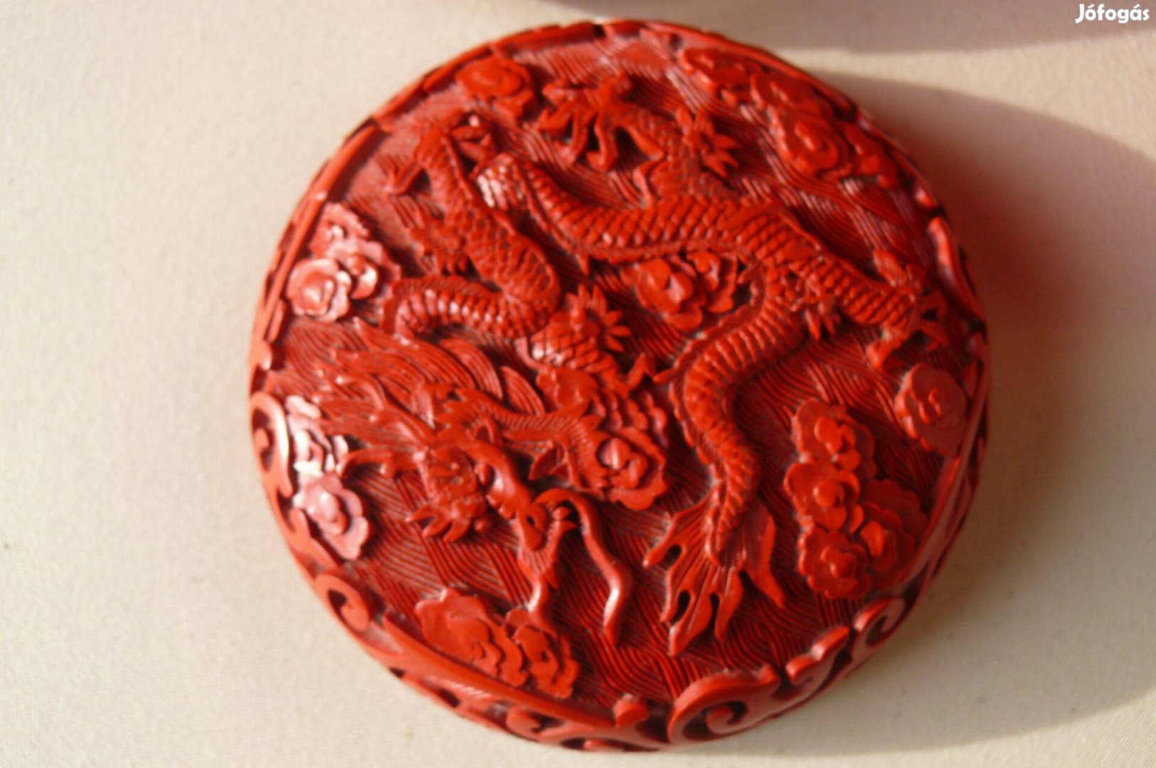 Sárkányos Kézi faragású kínai dobozhamutál egyben