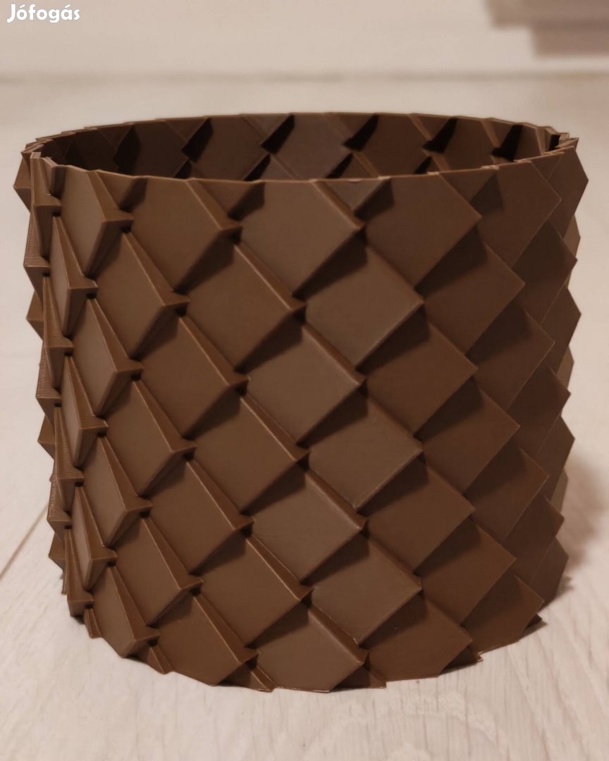 Sárkánypikkely mintás kaspó virágtartó