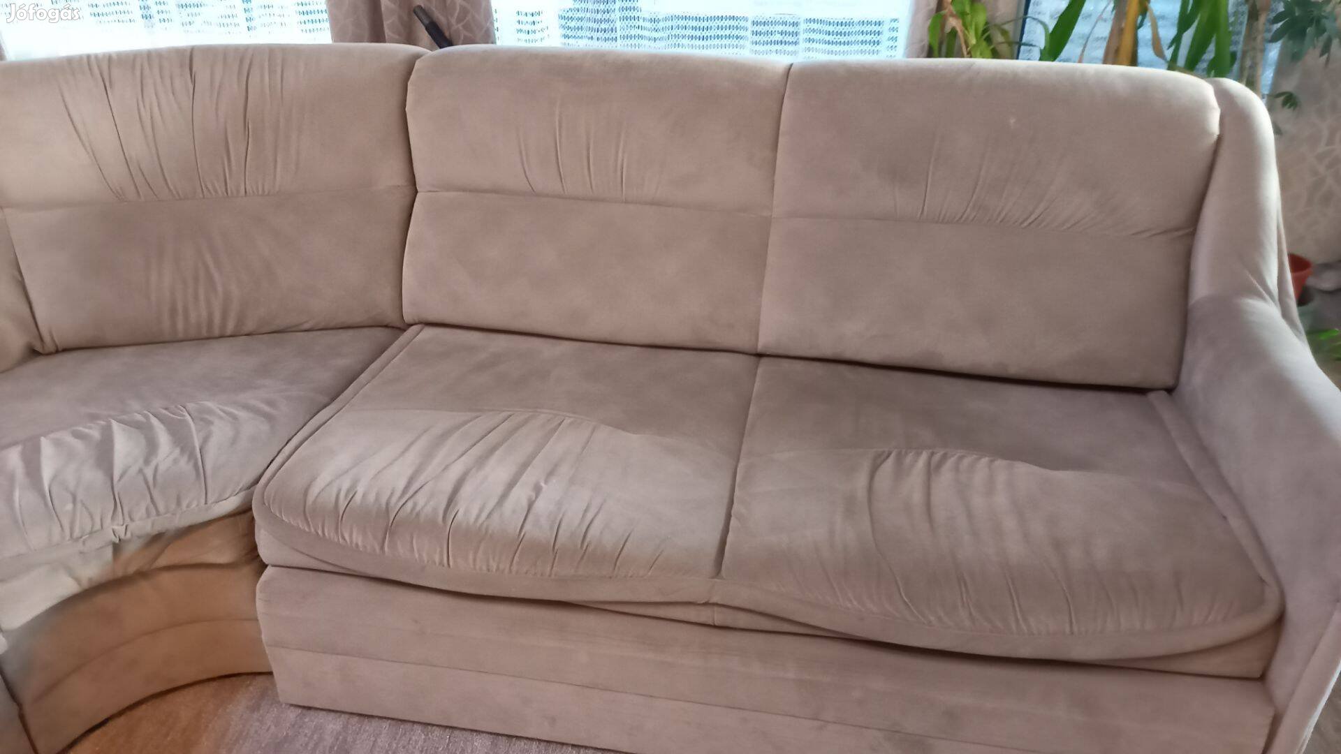 Sarok ülőgarnitúra