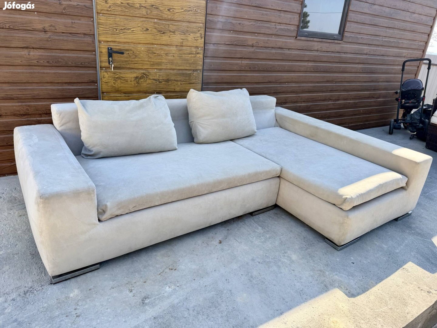 Sarok ülőgarnitúra eladó szép állapotban bézs színe
