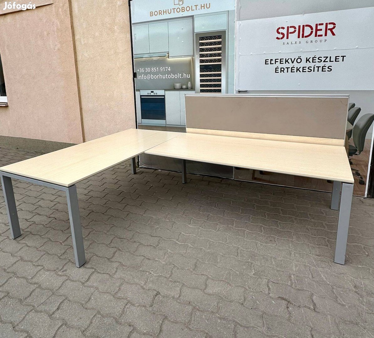 Sarokasztal, íróasztal, asztali paravánnal, Bene márkájú -